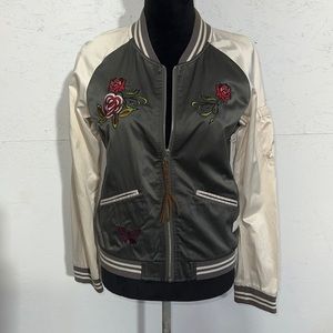 ODD MOLLY 584 Big bomber jacket. Satin. Two colored with gorgeous embroidery.